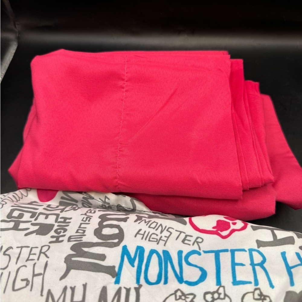 Monster High Twin Sheet Set NO Pillowcase; Pink Flat Sheet & Pillowcase Lot - Picture 3 of 8